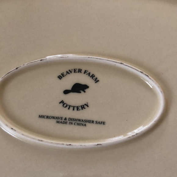 Beautiful raised lace pattern platter. Beaver farm pottery. Good condition - Picture 4 of 4